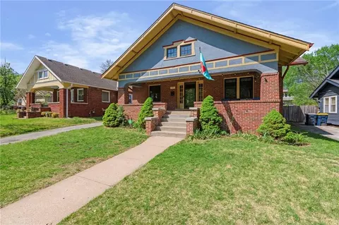 5828 Holmes St, Kansas City, MO 64110