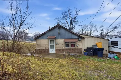 3730 Ditzler Ave, Kansas City, MO 64133