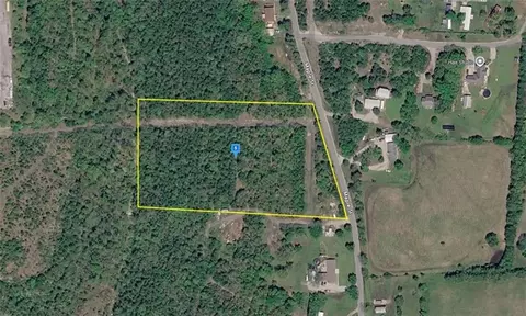 2201 Maple St, Holts Summit, MO 65672