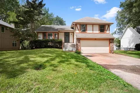 14204 S Raintree Dr, Olathe, KS 66062