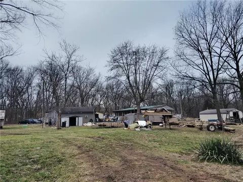 1 Walleye Dr, Mound City, KS 66056