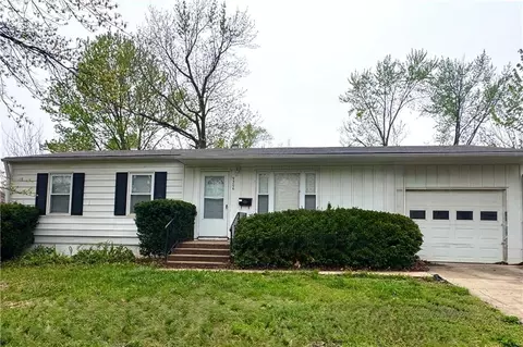 9306 Lewis Ave, Kansas City, MO 64138