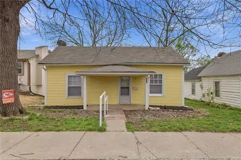 416 2nd St, Belton, MO 64012