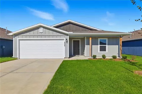 621 W Bluebird St, Gardner, KS 66030