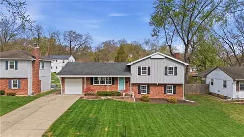9404 Knox Dr, Overland Park, KS 66212
