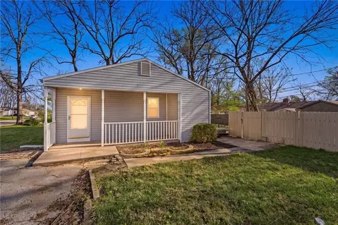 8617 Grant St, Overland Park, KS 66212