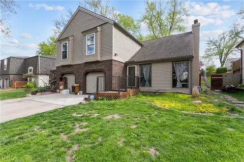 421 NE 90th Ter, Kansas City, MO 64155