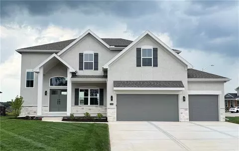 10316 N Smalley Dr, Kansas City, MO 64157