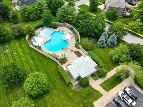 Exterior - 8012 Apache Rd, Lenexa, KS 66227 photo 9 of 9
