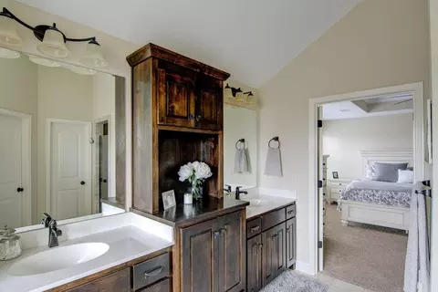 Bath - 8012 Apache Rd, Lenexa, KS 66227 photo 4 of 6
