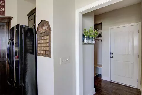 Entry Way - 8012 Apache Rd, Lenexa, KS 66227 photo 1 of 4