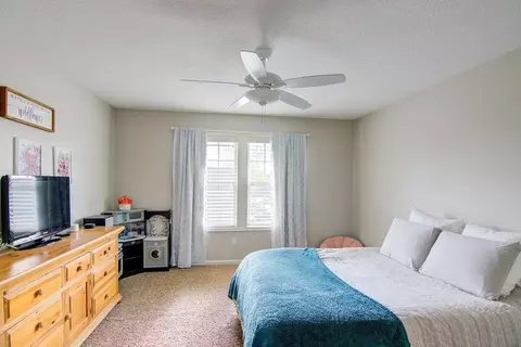 Bedroom - 8012 Apache Rd, Lenexa, KS 66227 photo 3 of 9