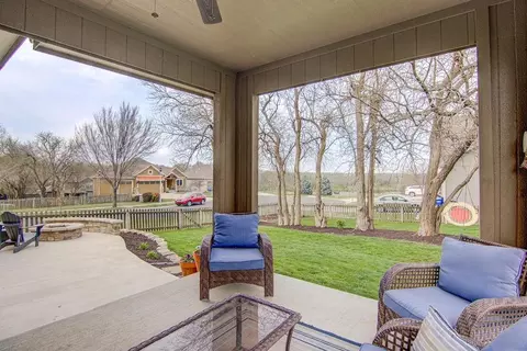Exterior - 8012 Apache Rd, Lenexa, KS 66227 photo 2 of 9