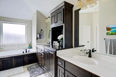 Bath - 8012 Apache Rd, Lenexa, KS 66227 photo 2 of 6