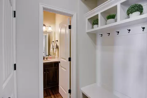 Entry Way - 8012 Apache Rd, Lenexa, KS 66227 photo 2 of 4