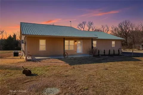 2274 Iowa Rd, Ottawa, KS 66067