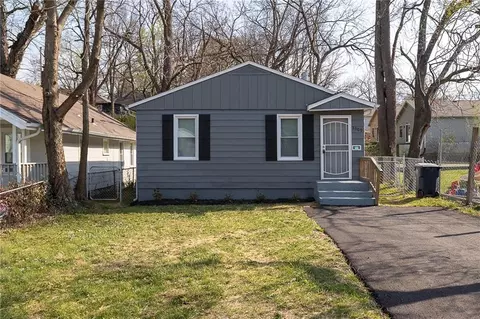 3309 E 69th St, Kansas City, MO 64132