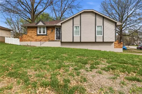 19220 E 14th St, Independence, MO 64056