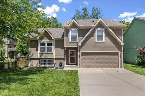 8604 NE 112th St, Kansas City, MO 64157