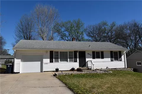 800 W 89th Ter, Kansas City, MO 64114