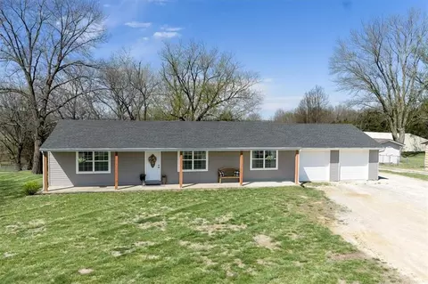 34287 167th St, Leavenworth, KS 66048