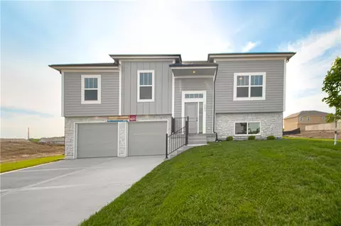 680 S Tybrook Ave, Independence, MO 64056