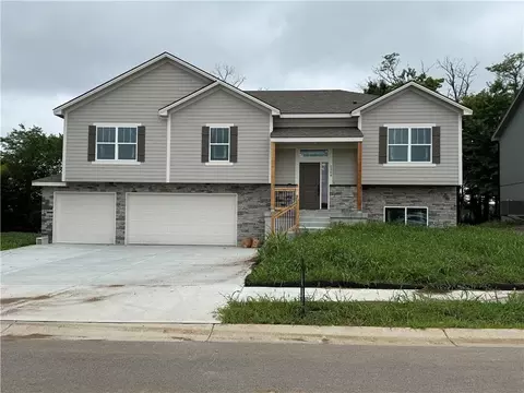 680 S Tybrook Ave, Independence, MO 64056