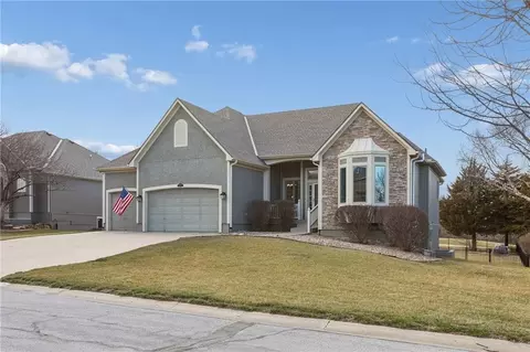 15002 S Glen Eyrie St, Olathe, KS 66061