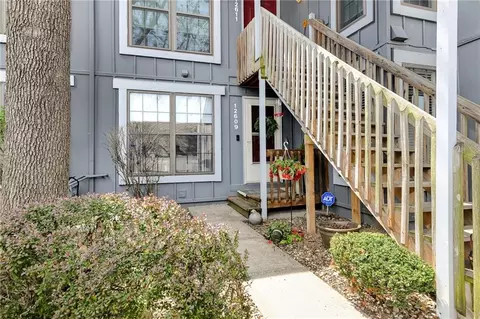 12609 W 110th Ter, Overland Park, KS 66210