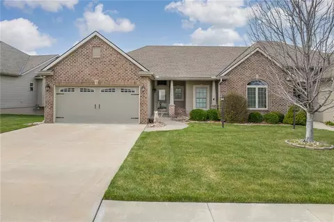4504 Stonebridge Dr, Saint Joseph, MO 64505