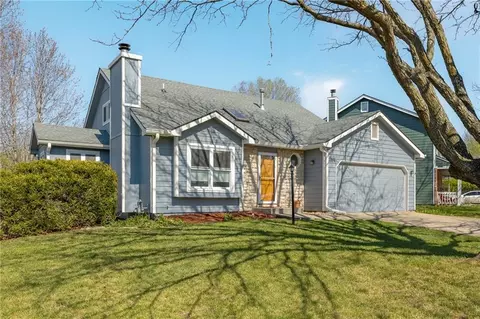 1029 Eldridge St, Lawrence, KS 66049