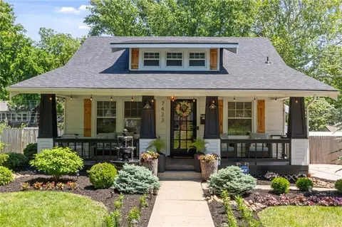 7423 Jarboe St, Kansas City, MO 64114