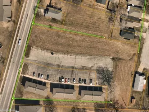 S Swope Drive, Independence, MO 64057 photo 2