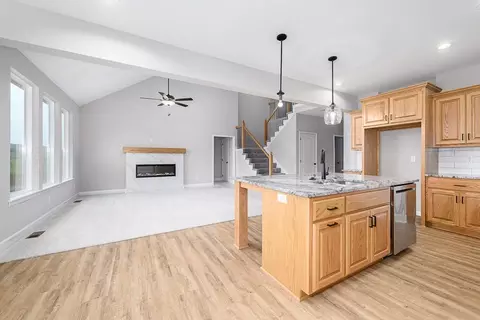 Living - 913 2nd St, Perry, KS 66073 photo 1 of 4
