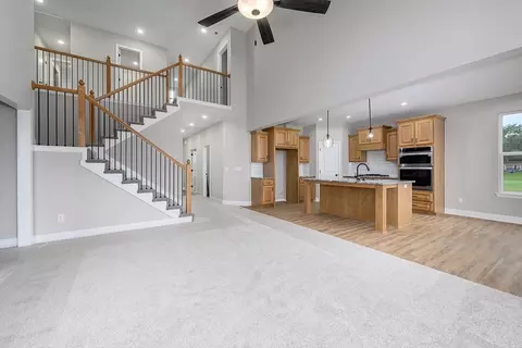 Living - 913 2nd St, Perry, KS 66073 photo 3 of 4