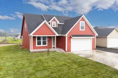 Exterior - 913 2nd St, Perry, KS 66073 photo 3 of 5