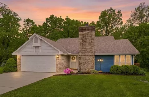 525 S Dyer St, Odessa, MO 64076