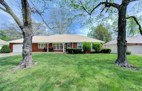 6617 Sterling Ave, Raytown, MO 64133