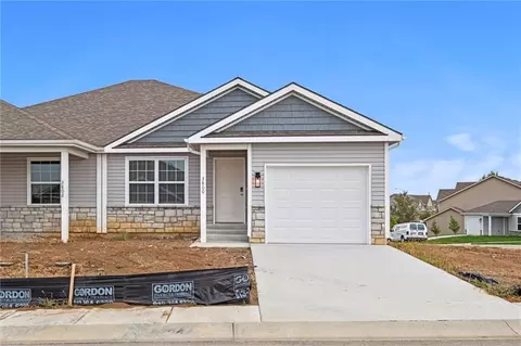 3818 NW 93rd St, Kansas City, MO 64154