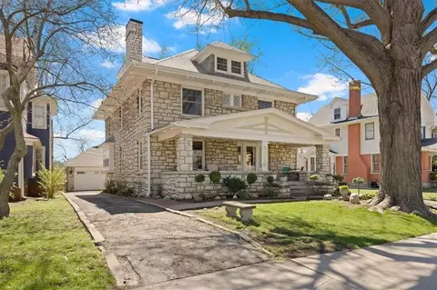 611 W Maple Ave, Independence, MO 64050