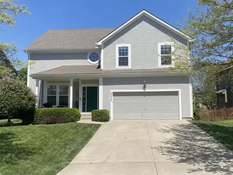 20756 W 121 St, Olathe, KS 66061