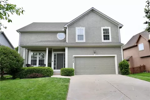 20756 W 121 St, Olathe, KS 66061