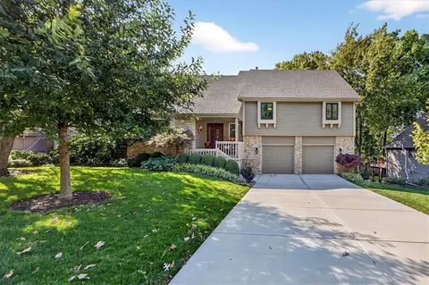 8326 Richards Rd, Lenexa, KS 66215