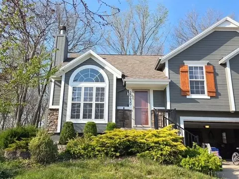 20630 W 219 Ter, Spring Hill, KS 66083