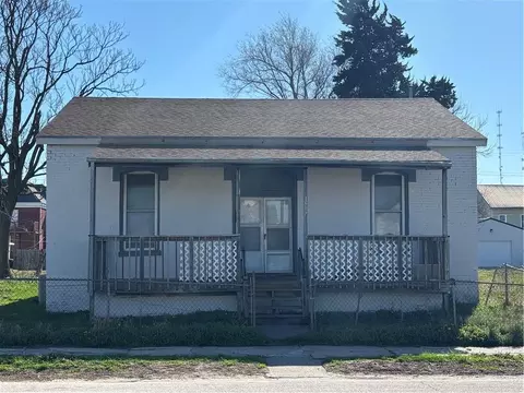 1507 S 10 St, Saint Joseph, MO 64503
