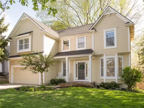 10803 W 132nd Ter, Overland Park, KS 66213