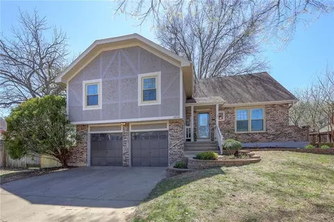 14836 S Homestead Dr, Olathe, KS 66062