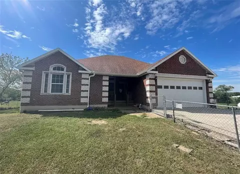 1006 445th Rd, Centerview, MO 64019