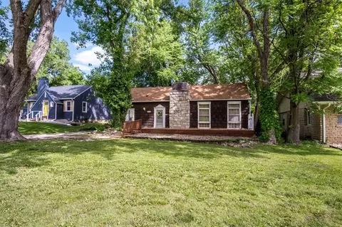 1404 E 77th St, Kansas City, MO 64131