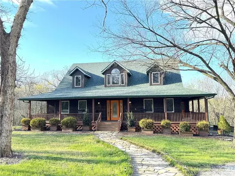 22678 S Tyson Cir, Lacygne, KS 66040